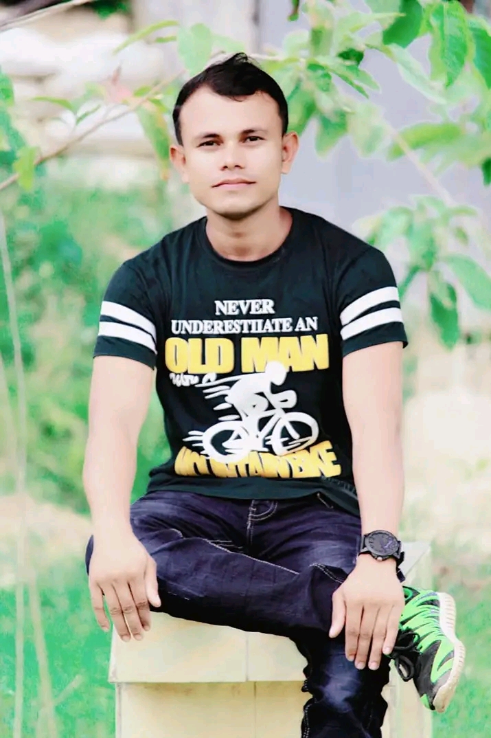 Moyen Ahand_9hiY0